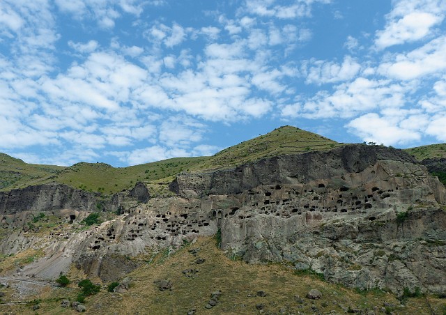 047.jpg - 047 Wardzia – skalne koszary wykute na zboczach góry Eruszeti.