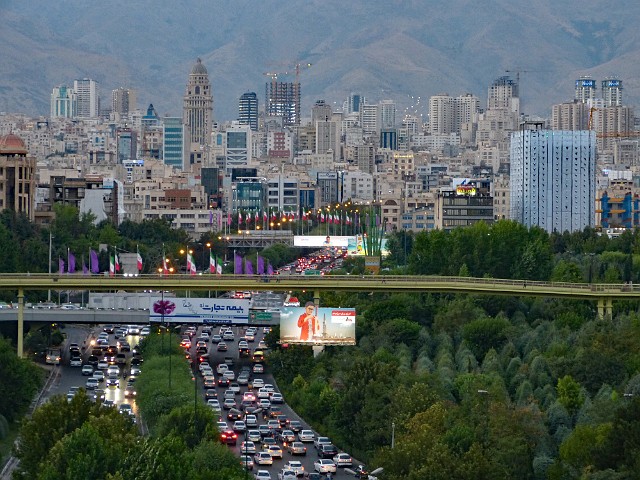 132 Teheran o zmroku.jpg