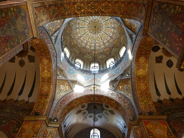 291.JPG - 291 Katedra w Eczmiadzynie zwana jest „Watykanem” Armenii.