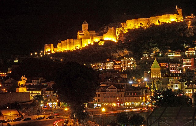 384 Wieczorne Tbilisi.jpg