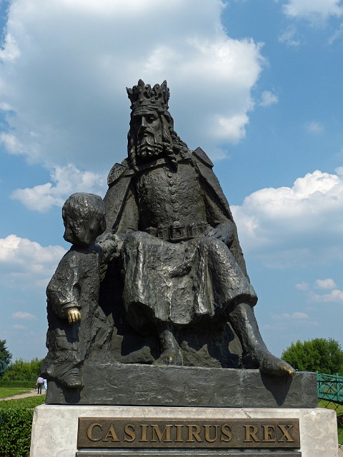 339 Pomnik króla Kazimierza Wielkiego.jpg