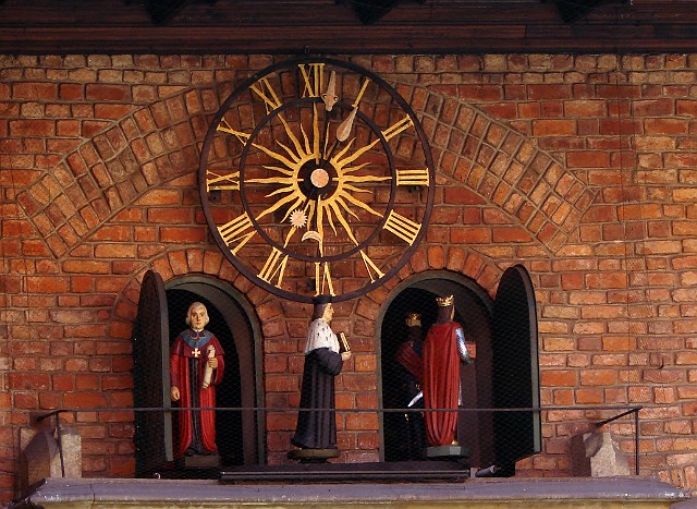 096 Zegar z postaciami historycznymi w Collegium Maius.jpg