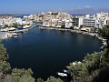 049 Agios Nikolaos Widok od strony jeziora w kierunku portu