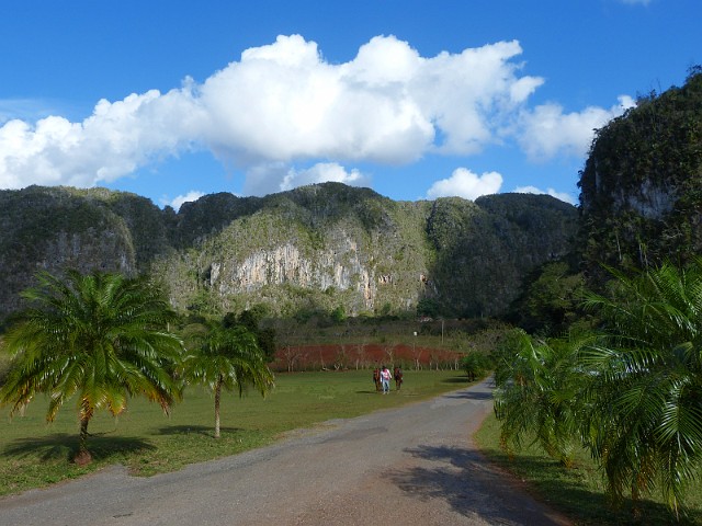 276.jpg - 276 Wapienne ostańce Mogotes w Valle de Vinales