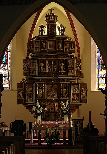 43 Ołtarz w kościele św. Jadwigi.jpg