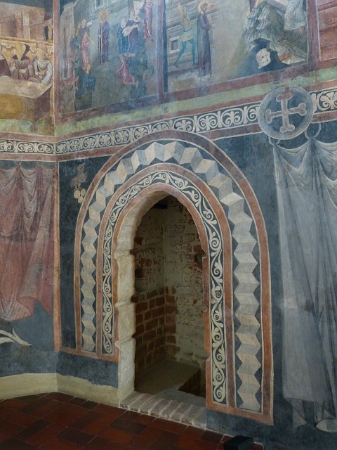 008.JPG - 008 Dzięki fundacji króla Władysława Jagiełły gotyckie wnętrza zamkowej kaplicy pokryto malowidłami bizantyńsko-ruskimi. Prace ukończono w 1418 roku.