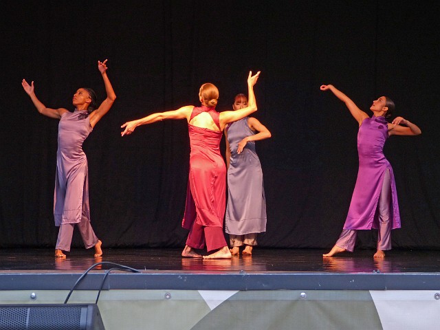 159.jpg - 159 Nai Ni Chen Dance Company. W ramach letniej odsłony Międzynarodowych Spotkań Teatrów Tańca.