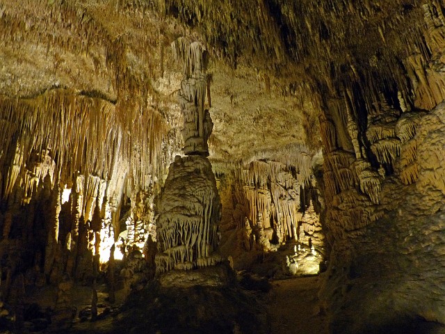014.jpg - 014 W jaskini Cuevas Del Drach.