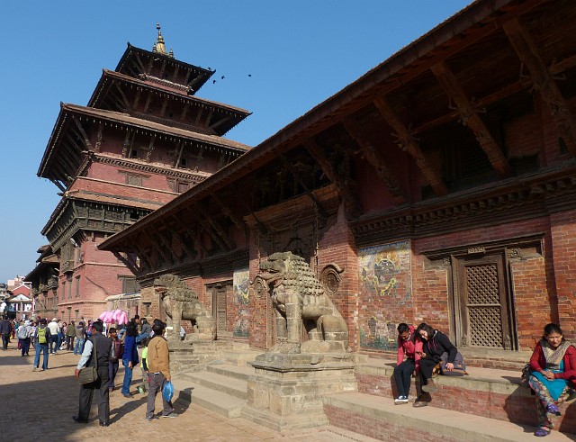024.jpg - 024 Patan, niegdyś zwany Lalitpur, czyli dosłownie "Miasto Piękna", to jedna z trzech dawnych stolic Doliny Kathmandu. 