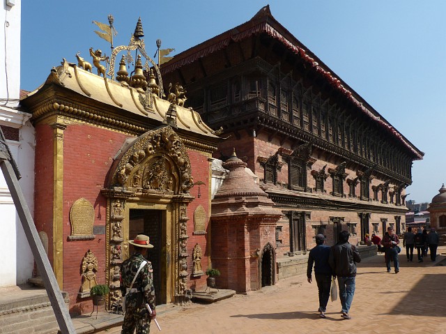 048.jpg - 048 Pałac Pięćdziesięciu Pięciu Okien i Złota Brama w Bhaktapur.