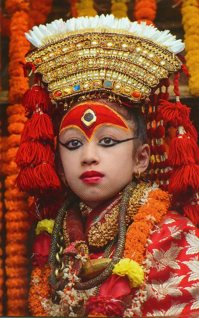 069.jpg - 069 Portret żywej bogini Kumari wykonany na podstawie pocztówki.