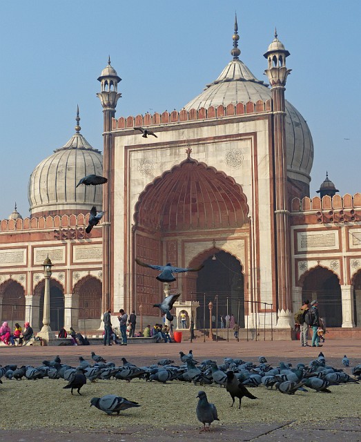 264.jpg - 264 Główny meczet Delhi-Jama Masjid, zbudowany przez mogolskiego władcę Szahdżahana w XVII wieku.