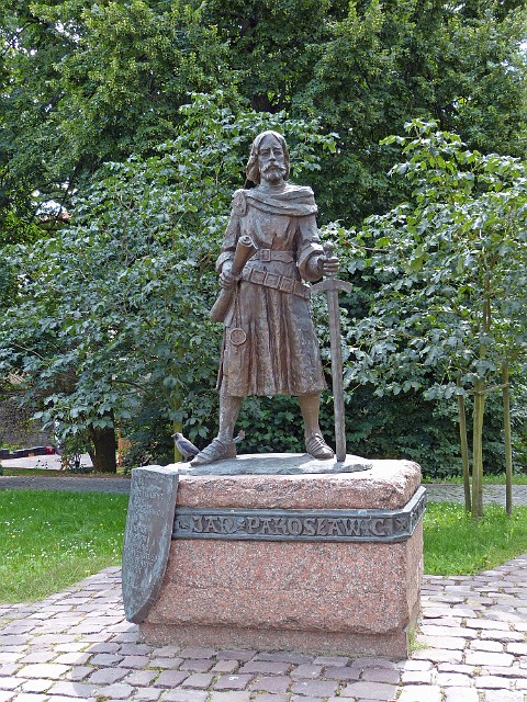 017.jpg - 017 Jan Pakosławic ze Strożysk (zm. ok. 1374) – dyplomata, poseł królewski i rycerz. Przyjął nazwisko Rzeszowski od nadanej mu przez króla Kazimierza Wielkiego miejscowości.  Był założycielem rodu Półkoziców Rzeszowskich, którzy władali miastem do 1583.