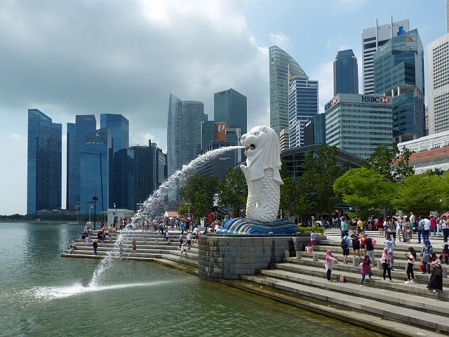 056.jpg - 056 Merlion, połączenie lwa i ryby jest jednym z symboli Singapuru. Reprezentuje cechy Singapurczyków.
