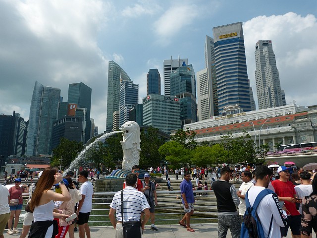 059.jpg - 059 Merlion stoi na straży dzielnicy biznesowej, najbardziej znanym miejscem w Singapurze.