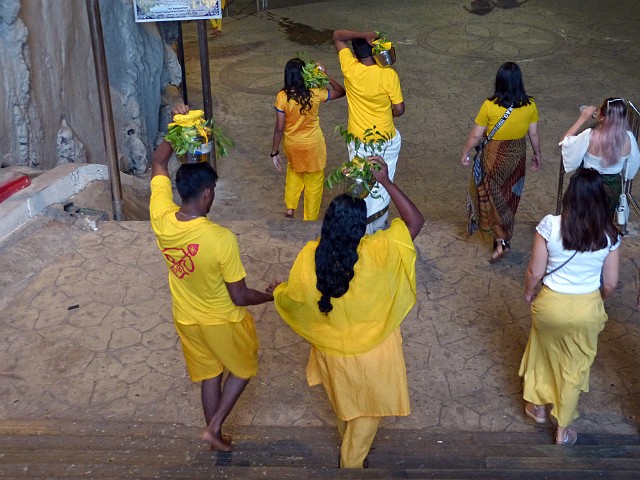 189.jpg - 189 Jaskinie stanowią ważne centrum pielgrzymek dla miejscowych hinduistów, zwłaszcza podczas corocznego święta Thaipusam.