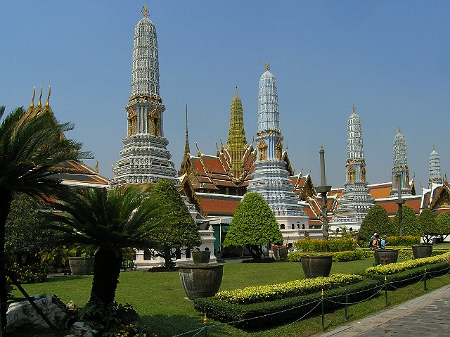 017.jpg - 017 Świątynie wybudowane w stylu tajskim i khmerskim.