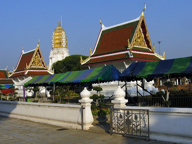 160.jpg - 160 Wat Mahathat w Phitsanulok.