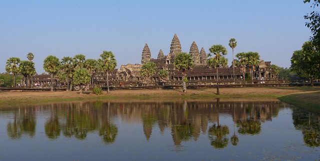 170.jpg - 170 Angkor Wat odbijający się w wodzie