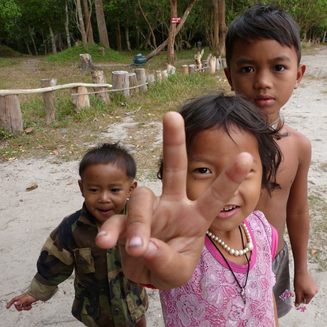 180.jpg - 180 Kambodżańskie dzieci