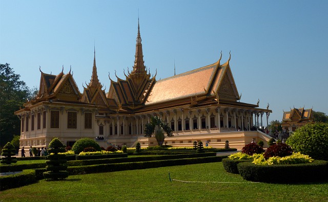 238.jpg - 238 Phnom Penh - stolica Kambodży. Teren królewskiego pałacu.