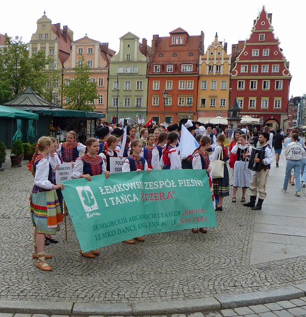 062 Międzynarodowy.jpg - 062 Międzynarodowy Festiwal Folklorystyczny „Świat pod Kyczerą”, organizowany przez Łemkowski Zespół Pieśni i Tańca „Kyczera” z Legnicy. 