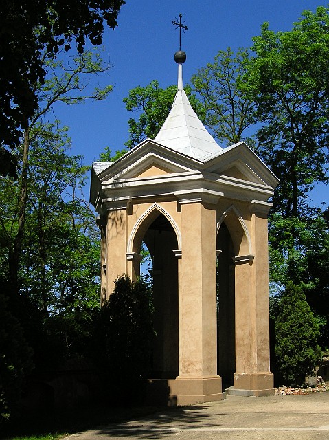 15 Dzwonnica.jpg - 15 Neogotycka dzwonnica przy kościele w Żerkowie