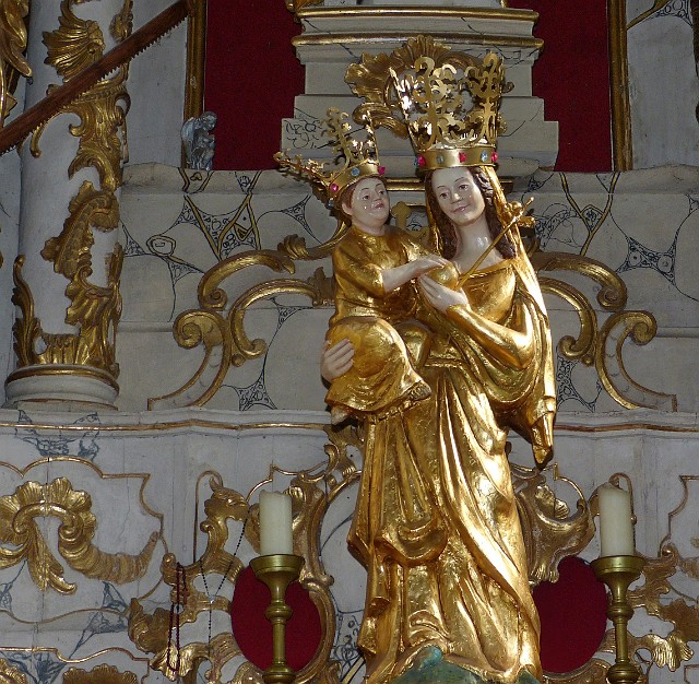 50.jpg - 50 Czternastowieczna figura Matki Bożej Piaseckiej wedle tradycji słynąca objawieniami i łaskami