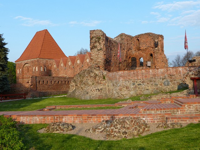 21 Ruiny zamku krzyżackiego.JPG