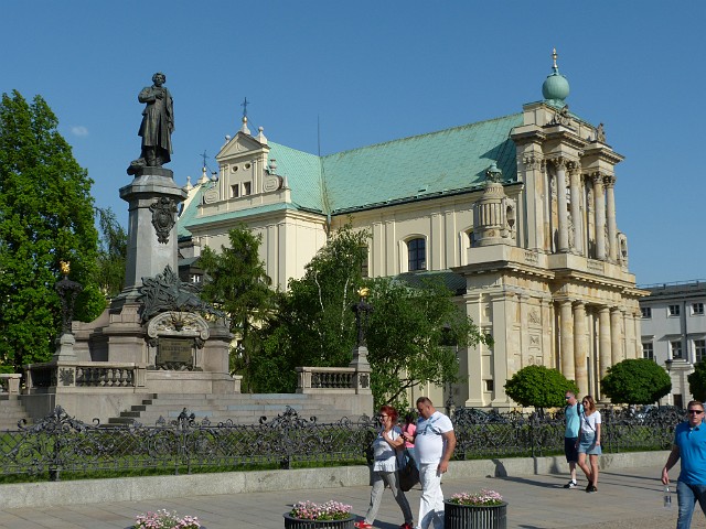 274 .jpg - 274 Pomnik Adama Mickiewicza i kościół OO. Karmelitów